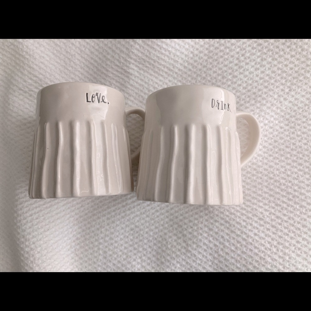 ๐
บRAE DUNN Ribbed DRINK & LOVE Mugs